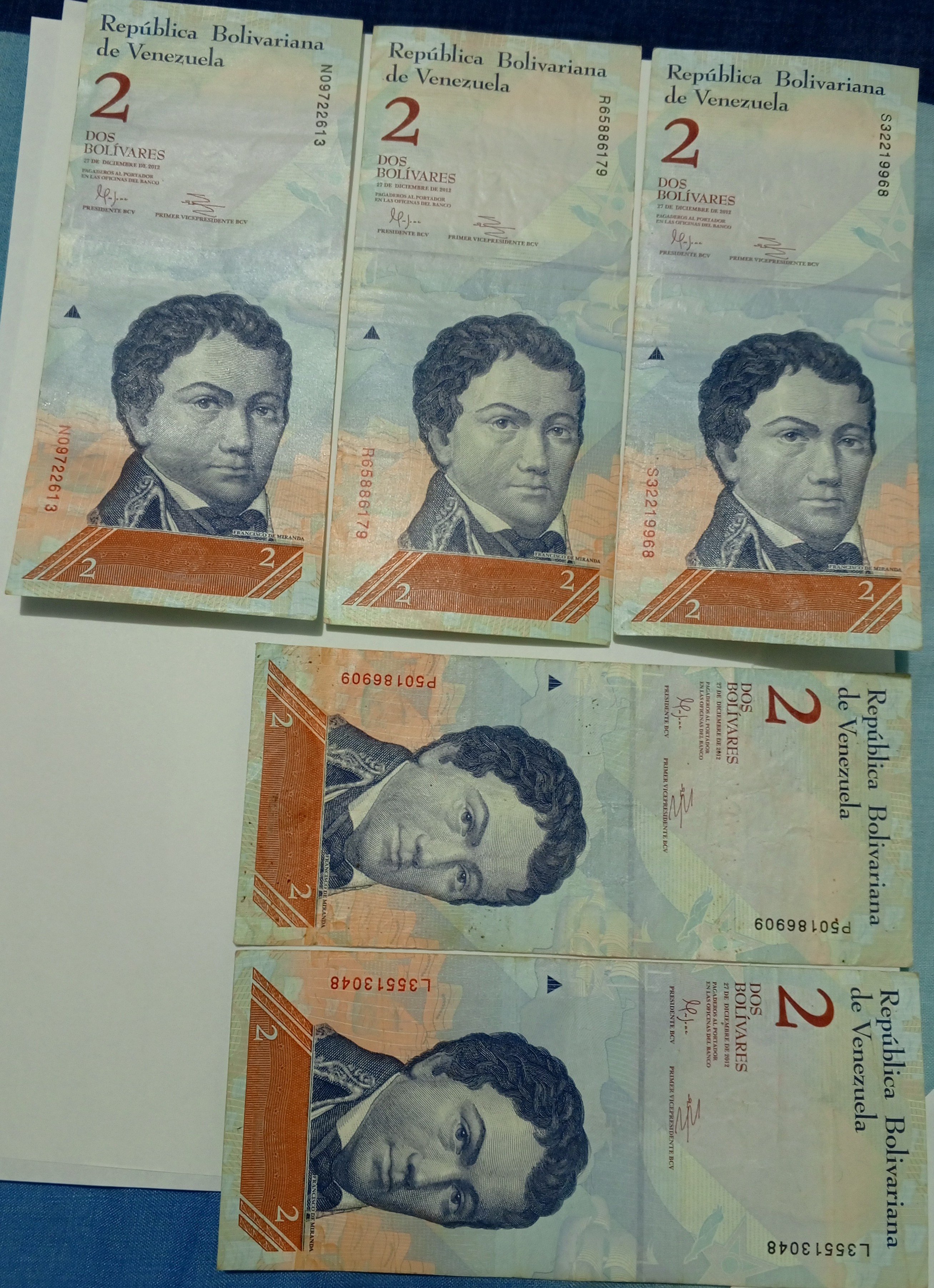 2 bolivares