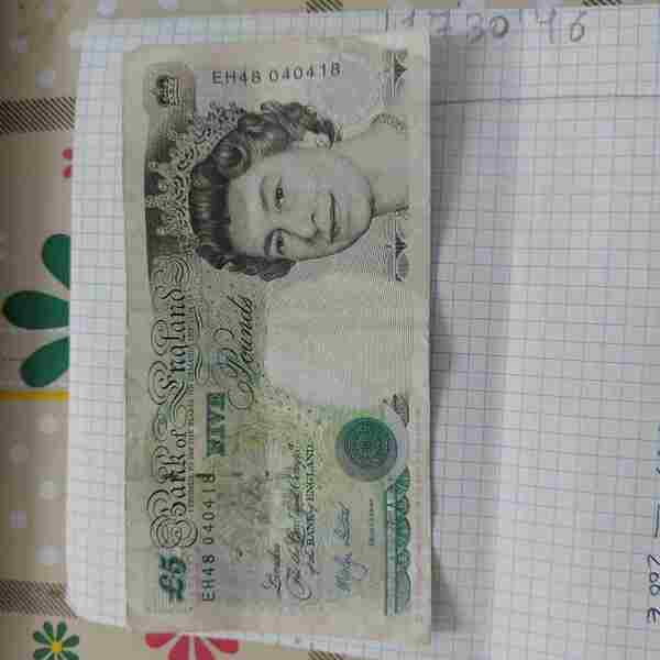 billete de 5 pounds