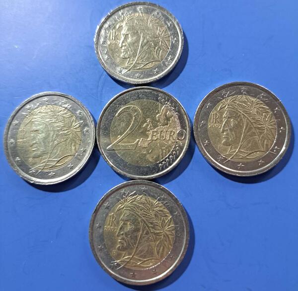 Vendo lote 4 monedas de 2 € de toda la colección de esta moneda de 2 € en Italia de 1999 al 2002.