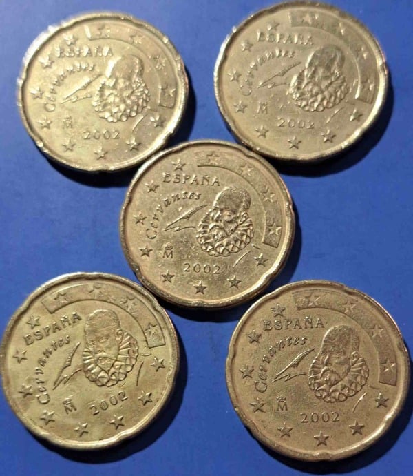 2☆☆ Vendo lote de 5 monedas de 20 céntimos de euro ( higienizadas ) de España del año 2002.