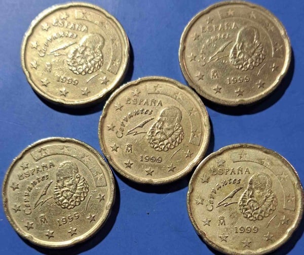 3☆☆ Vendo lote de 5 monedas de 20 céntimos de euro ( higienizadas ) de España del año 1999.