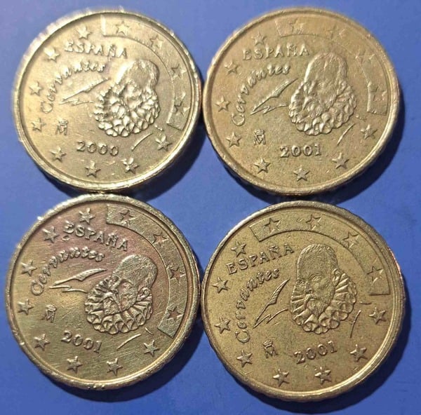 11☆☆ Vendo lote 4 monedas de 10 céntimos de euro ( higienizadas ) de España del año 2001.