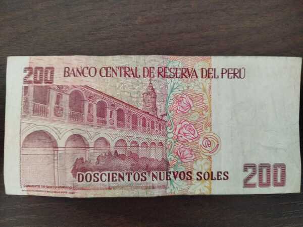 Billete de 200 soles (Santa rosa de lima) año 1995 Raro y Coleccionable