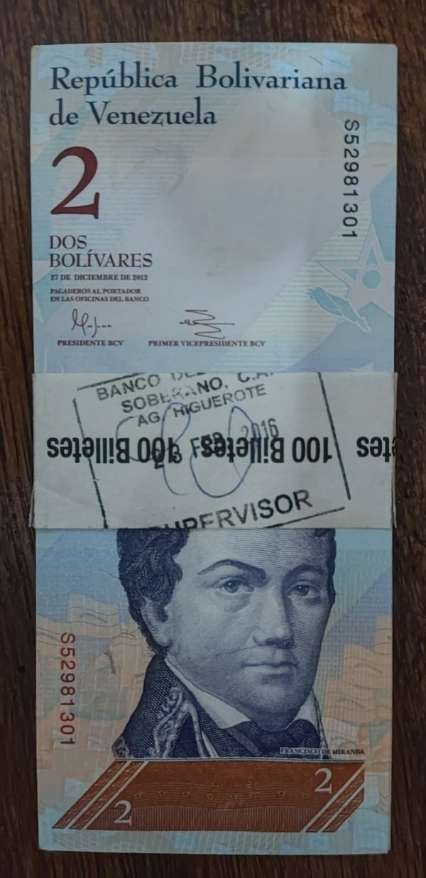 2 bolívares
