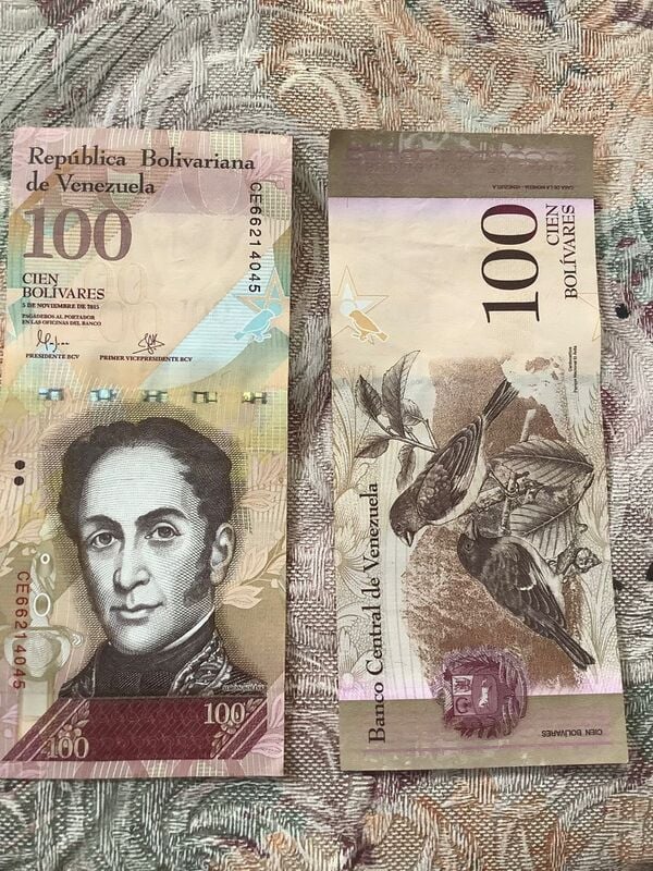 Billete 100 bolivares 05 noviembre 2015
