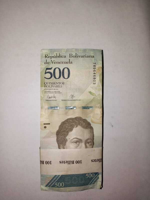 fajo de cien billetes