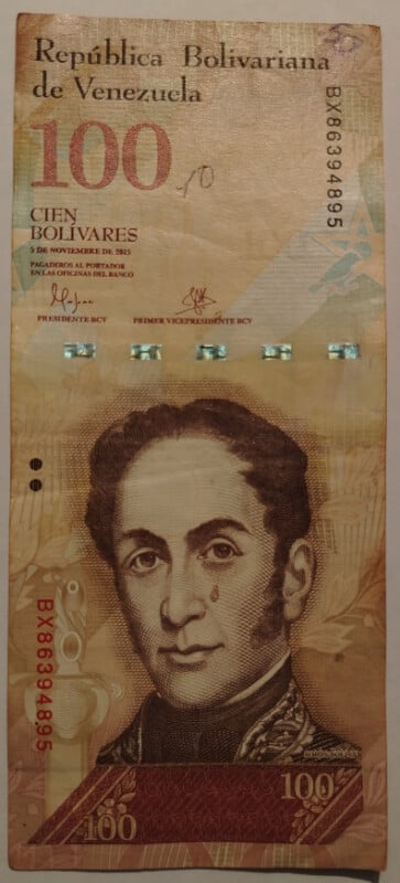 100 bolívares 2015