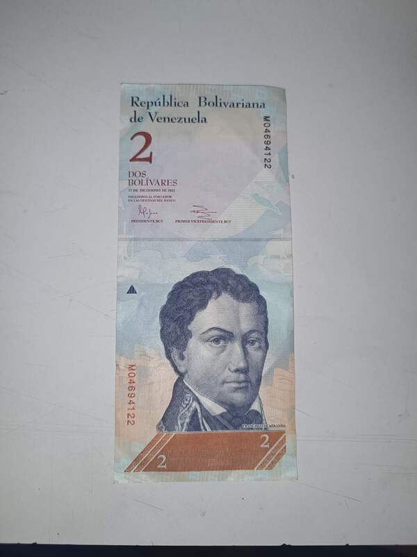 Billete de 2 bolivares fecha 27/12012