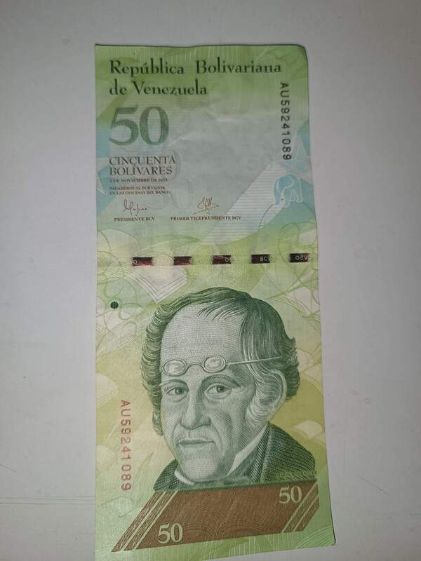 Billete de 50 bolivares fecha 15/11/2015 AU