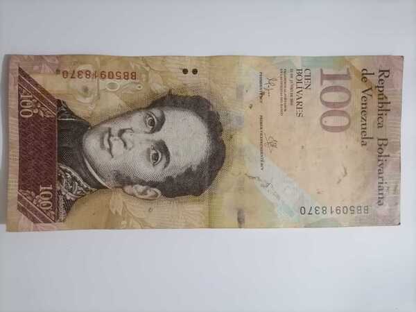 Billete de 100bs