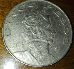 Foto 1 Moeda não identificada: 5 Pesos Mejico km 472