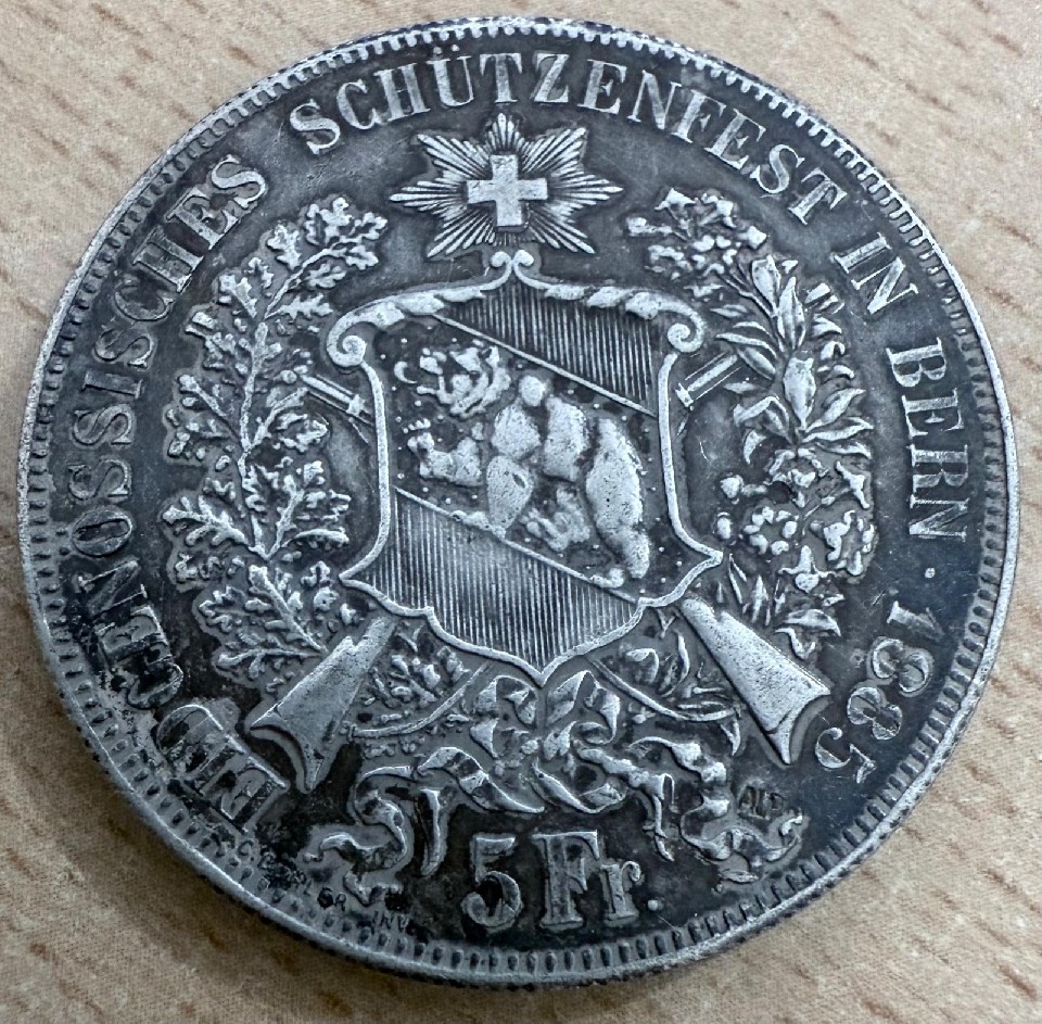 Foto 2 Moeda não identificada: 5 francos suizos 1885