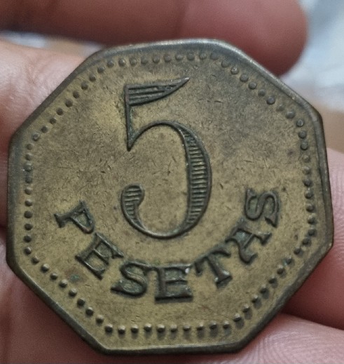 Foto 1 Moeda não identificada: 5 pesetas