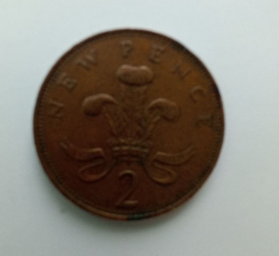 Foto 2 Moeda não identificada: ELIZABETH II  New Pence 2