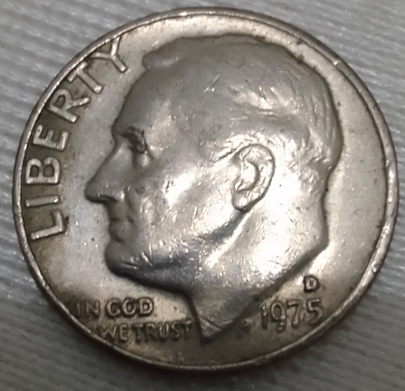 Foto 1 Moeda não identificada: Dime del 1975 de Estados Unidos de América