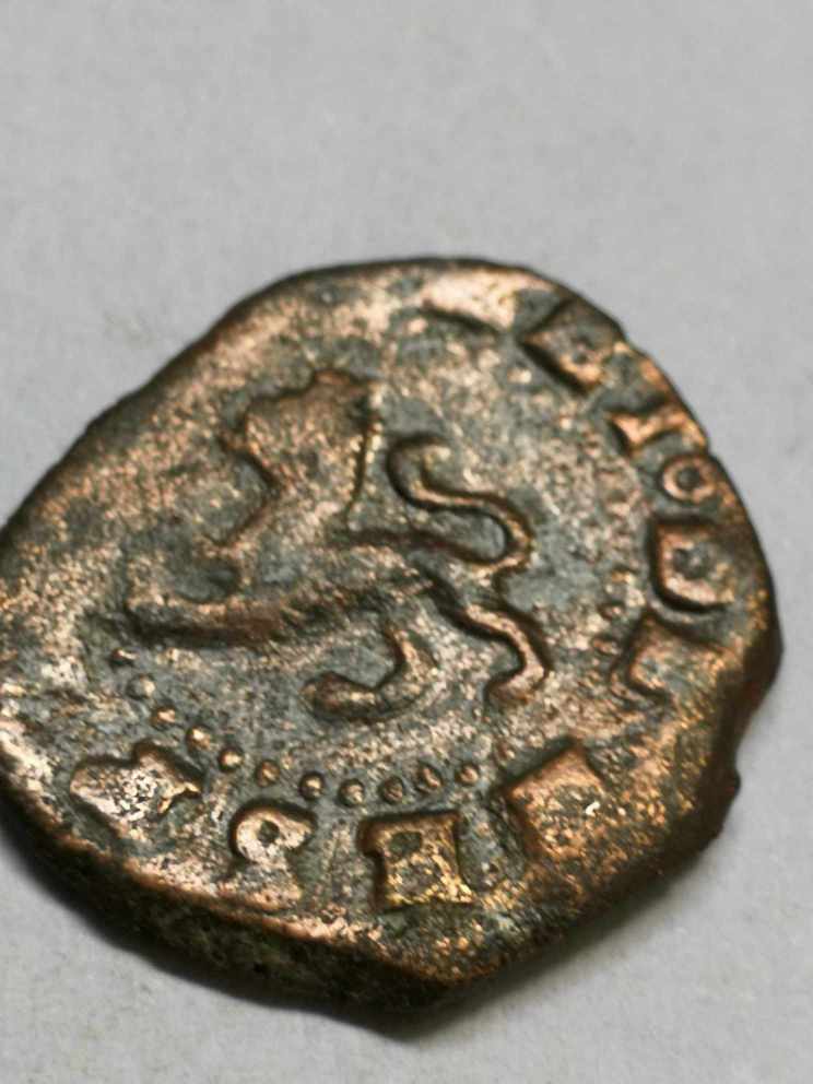 Foto 1 Moeda não identificada: Me pueden ayudar a identificar está moneda