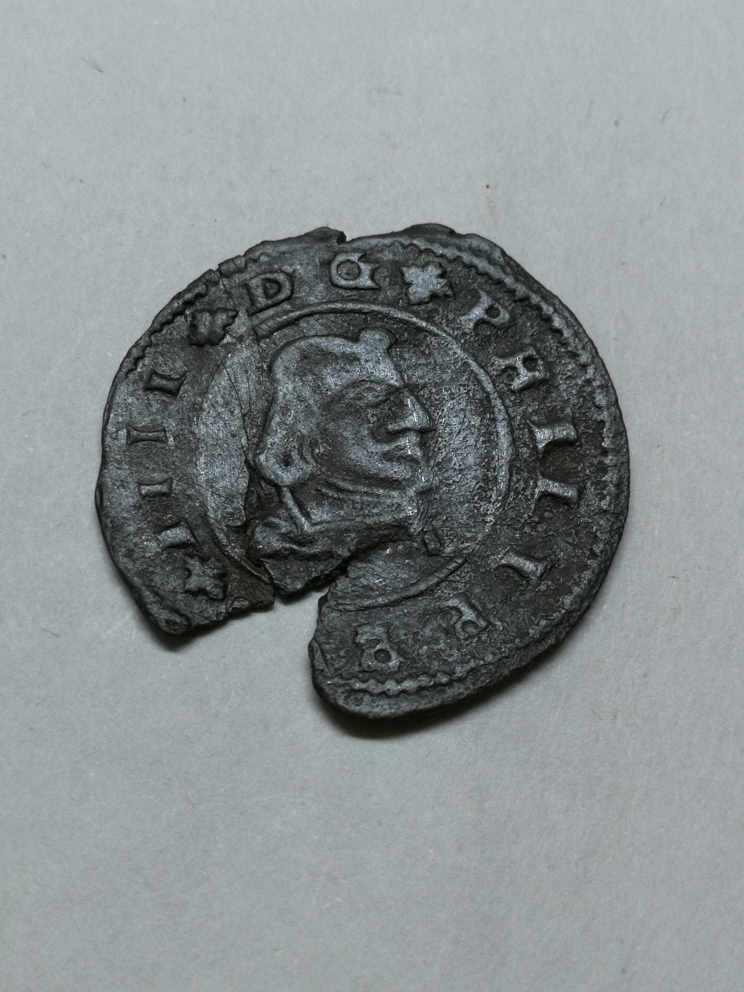 Foto 1 Moeda não identificada: Me pueden ayudar a identificar está moneda